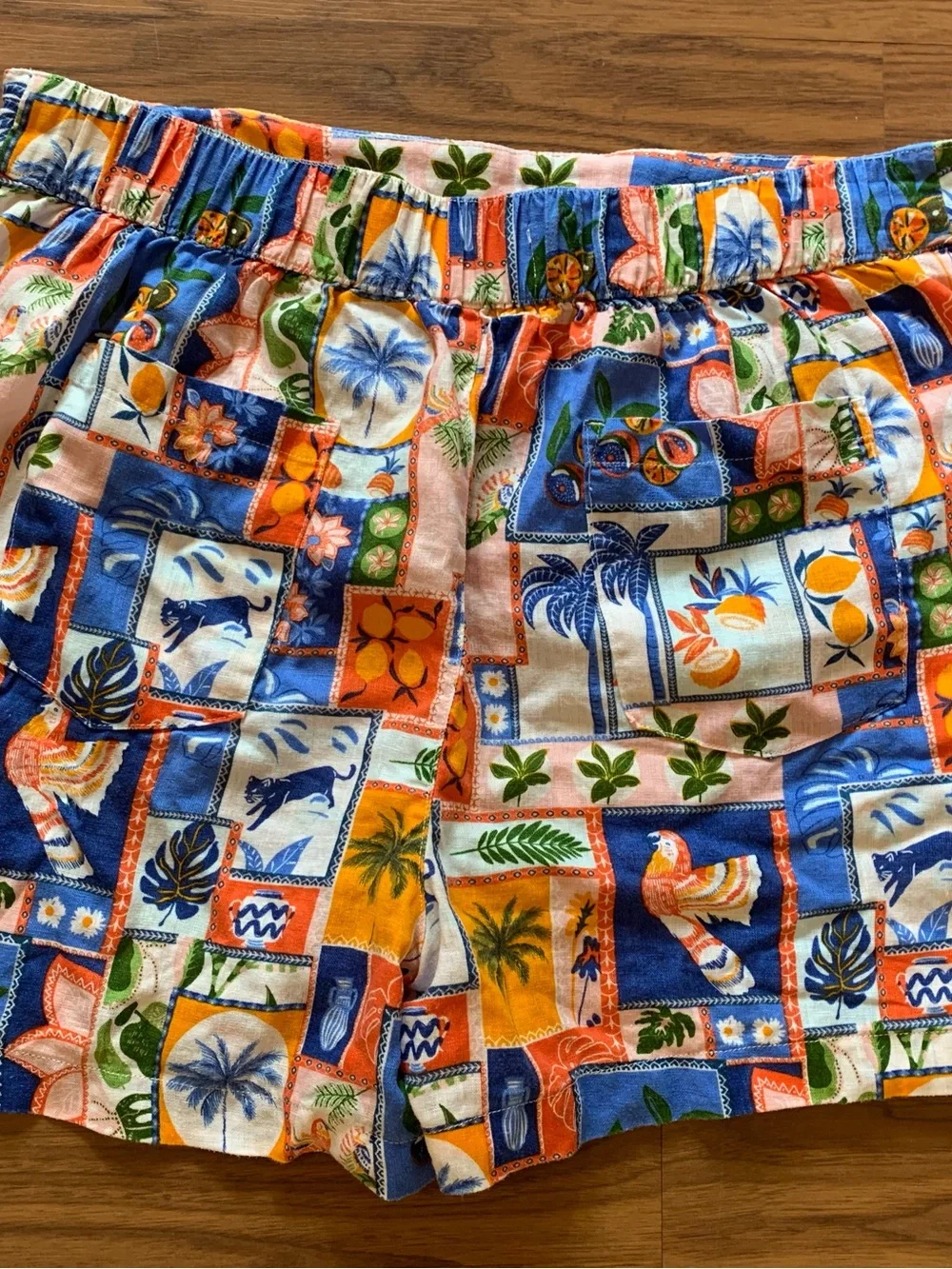 C&C California 100% Linen Multicolor Tropical Patchwork Resortwear Beach Shorts